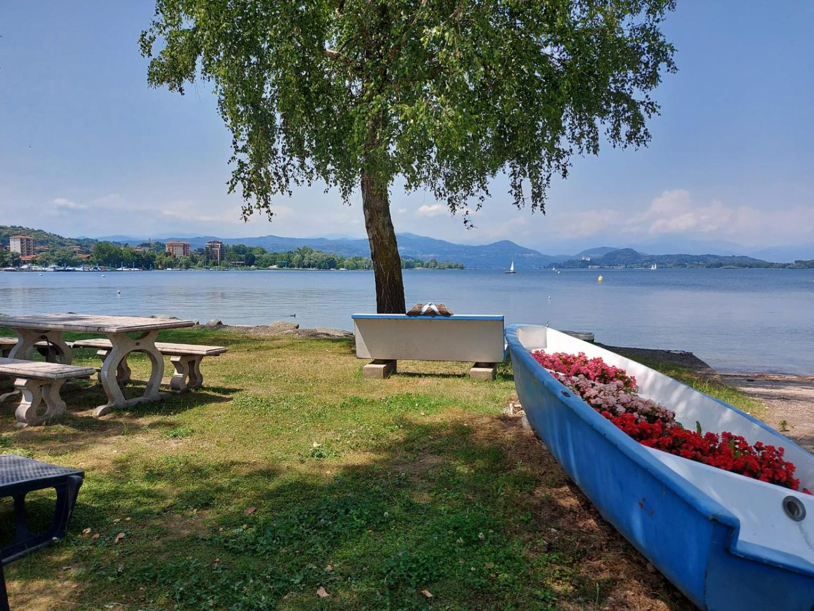 Bnbook Lago Maggiore Studio 2 Dormelletto Luaran gambar